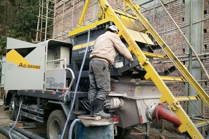 
搅拌车载泵，“中彩路”建设的神秘武器