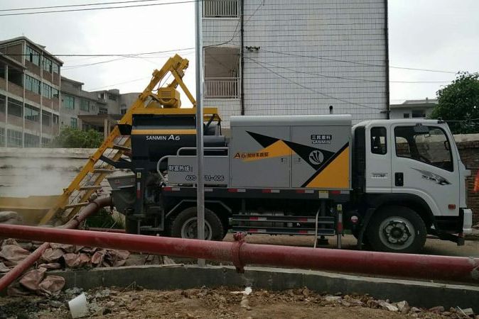 
搅拌车载泵帮他从货车司机转变为豪车老板